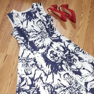 Lovely Carmen Marc Valvo midi dress